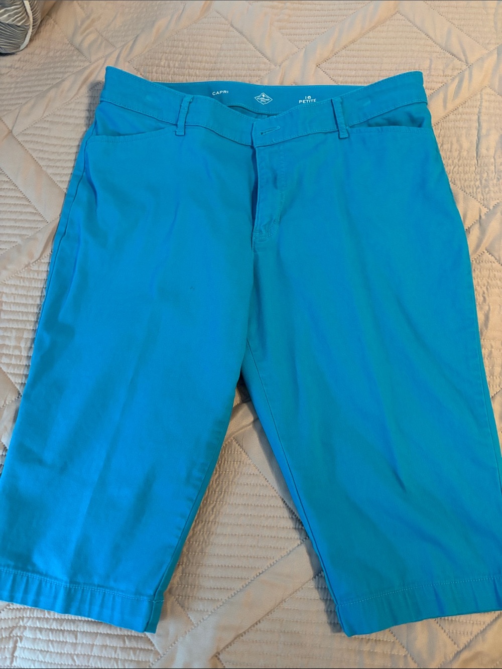 St John’s Bay Petite Teal Chino Capri Pants